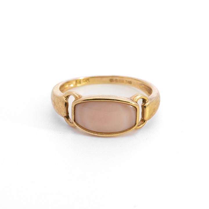 9ct Yellow Gold Pale Pink Stone Ring, Size J, 1.6g (VAT Only Payable on Buyers Premium)