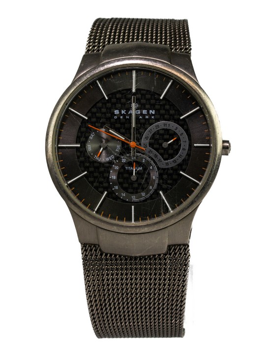 Skagen Titanium Grey Dial and Mesh Strap. Model 809XLTTM. Includes Instruction Manual. (Not currently Running) (VAT Only Payable on Buyers Premium)