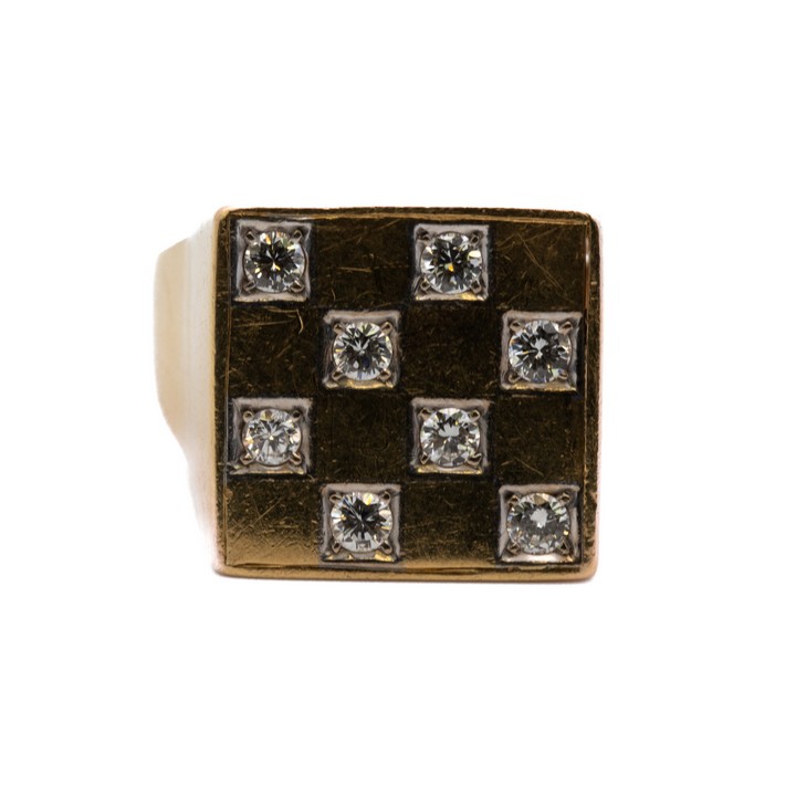 18ct Yellow Gold 0.56ct Diamond Eight Stone Signet Ring, Size Z+1, 12.8g.  Auction Guide: £500-£600 (VAT Only Payable on Buyers Premium)