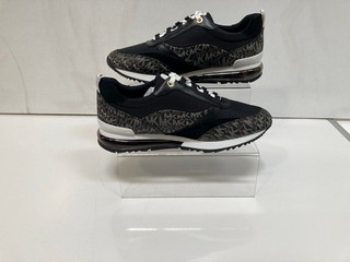 A MICHAEL KORS ALLIE STRIDE EXTREME TRAINERS, US SIZE 9M