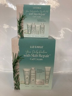 2 X LIZ EARLE SKIN REPAIR CREAM SETS TOGETHER WITH A ESTEE LAUDER COSMETICS BAG WITH COSMETICS