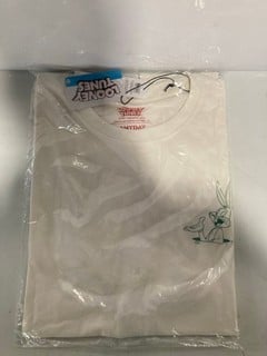 3 X T-SHIRTS TO INCLUDE LEVIS SIZE L