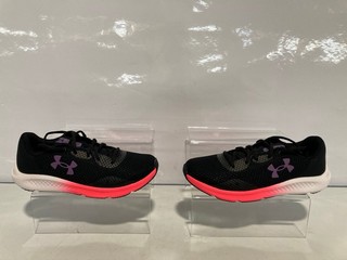 2 X PAIRS OF UNDER ARMOUR TRAINERS, CHARGED PURSUIT 3 SIZE 7 UK