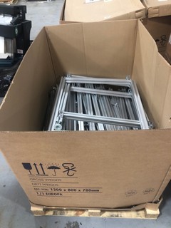 A PALLET OF ALUMINIUM EXTRUSION TABLE LEGS (PALLET FY4 3RN 275, LOAD FY4 3RN 22)