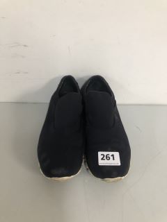 PRADA SHOES - SIZE: UNKNOWN