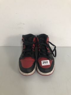 NIKE AIR JORDANS KIDS TRAINERS - BLACK/RED - SIZE: 3.5