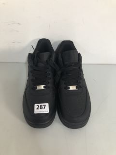 NIKE AIRFORCE 1 TRAINERS - BLACK - SIZE: 7