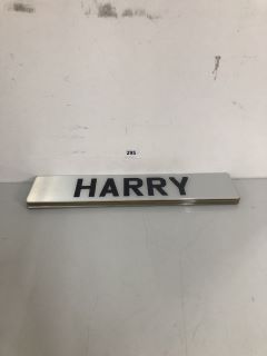 6 X PERSONALISED NAME PLATES (HARRY , ANNABELLE , LENNY)