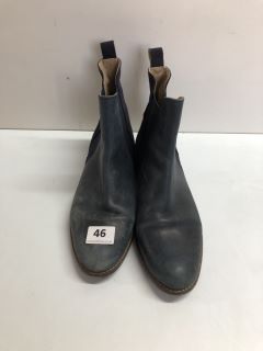 NAVY BOOTS - SIZE:8