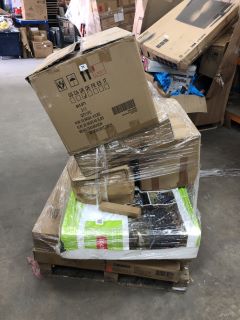 PALLET OF ASSORTED ITEMS INC GARDEN WAGON & KETER SUMATRA