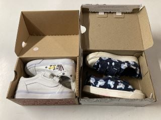 2 X PAIRS OF KIDS SHOES TO INCLUDE VANS OLD SKOOL TRAINERS