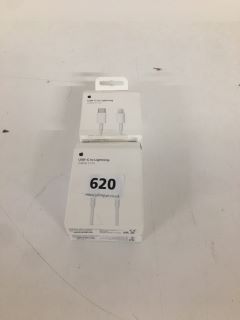 2 X ASSORTED APPLE PRODUCTS TO INCLUDE APPLE USB-C TO LIGHTNING CABLES