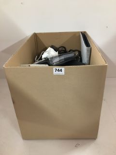 BOX OF ASSORTED ITEMS TO INCLUDE SONY SOFT CARRYING CASE