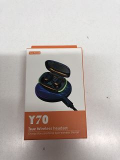 NEW TREND Y70 TRUE WIRELESS HEADSET, CHARGE BOX, EARPHONE SPLIT WIRELESS DESIGN.