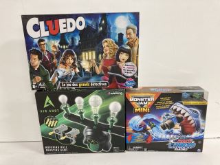 3 X ASSORTED ITEM INC CLUEDO