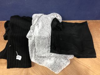 QTY OF ASSORTED JL CLOTHING