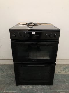 INDESIT FREESTANDING DOUBLE OVEN GAS COOKER MODEL: ID67V9KMB