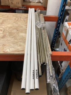 ASSORTED CURTAIN POLES TO INCLUDE BRASS
