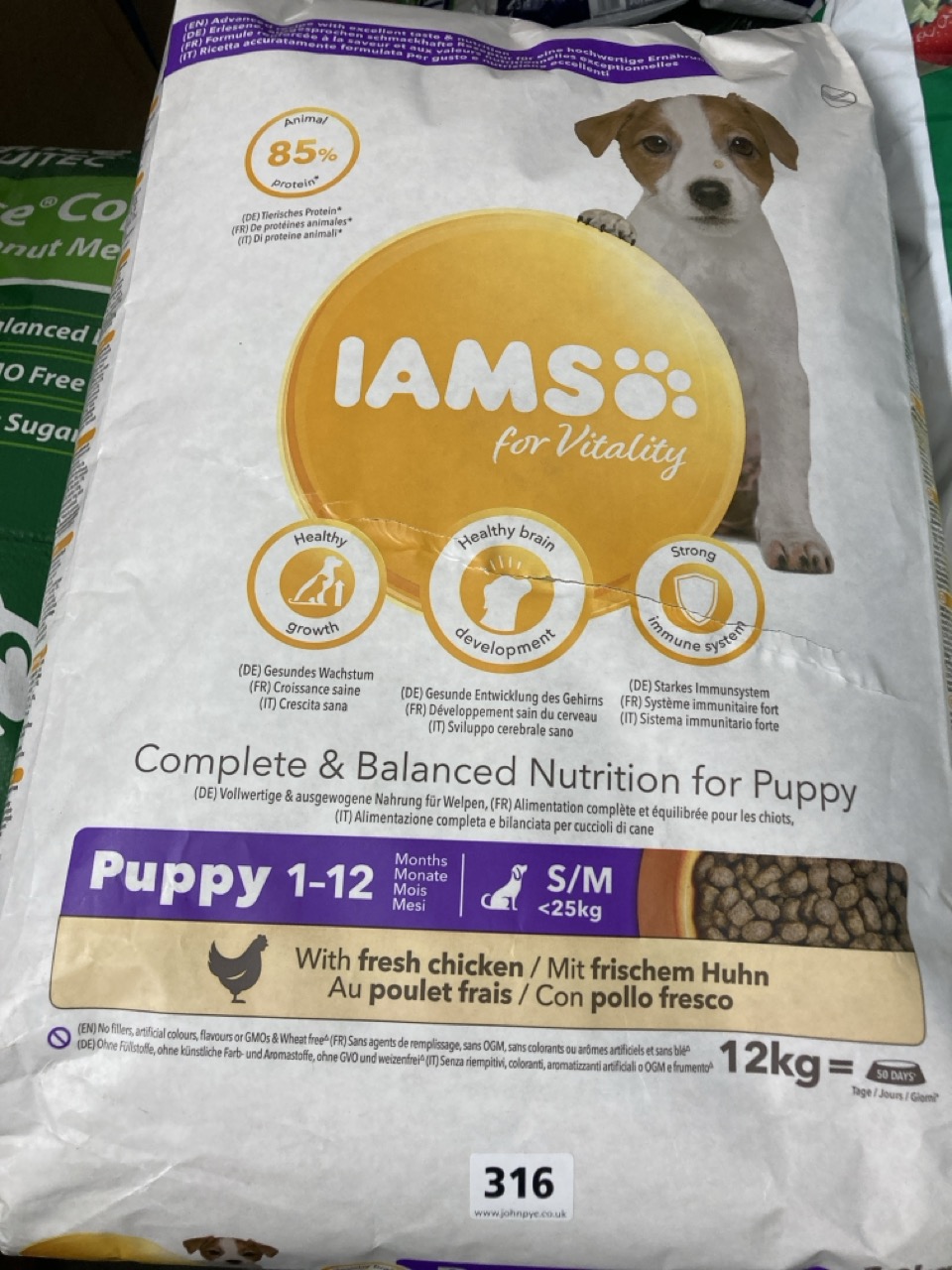 John Pye Auctions 3 X SACKS OF DOG FOOD TO INCLUDE IAMS
