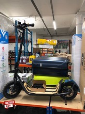 8TEV ELECTRIC SCOOTER (WITH CHARGER, COLLECTION FROM SITE ONLY)