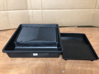 2 X PAINT ROLLER TRAYS