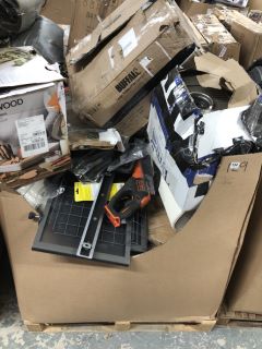 PALLET OF ASSORTED ITEMS INC OFFICE DESK DIVIDERS
