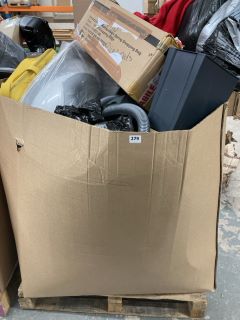 PALLET OF ASSORTED ITEMS INC TOTE BOXES
