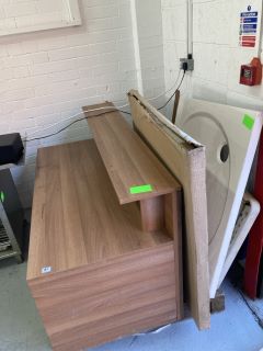 PALLET OF ITEMS INC OFFICE FURNITURE