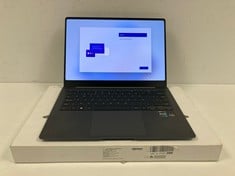 SAMSUNG GALAXY BOOK 3 PRO 512 GB LAPTOP (ORIGINAL RRP - 1248,00 €) IN SILVER: MODEL NO NP940XFG (WITH BOX AND CHARGER). I7-1360P, 16 GB RAM, , INTEL IRIS XE GRAPHICS [JPTZ6078].