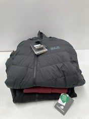 3 X ASSORTED COATS OF VARIOUS MAKES, MODELS AND SIZES INCLUDING JACK WOLFSKIN COAT BLACK COLOUR SIZE XL.