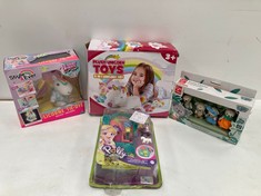 4 X ASSORTED TOYS INCLUDING POLLY POCKET - LOCATION 28B.