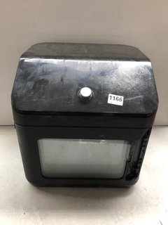 INSTANT 13L AIR FRYER OVEN IN BLACK: LOCATION - BR10