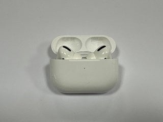 APPLE AIRPODS PROS WIRELESS EAR BUDS IN WHITE: MODEL NO A2190 A2084 A2083 (WITH WIRELESS CHARGING CASE) [JPTM117812]
