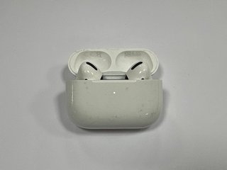 APPLE AIRPODS PRO WIRELESS EAR BUDS IN WHITE: MODEL NO A2084 A2083 A2190 (WITH WIRELESS CHARGING CASE) [JPTM117835]