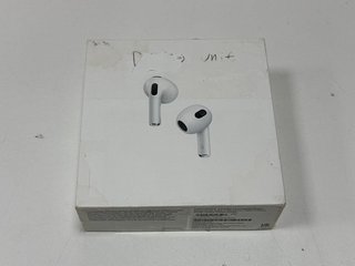 APPLE AIRPODS (3RD GENERATION) WITH MAGSAFE CHARGING CASE WIRELESS EARPHONES (ORIGINAL RRP - £179) IN WHITE: MODEL NO A2565 A2564 A2566 (WITH BOX) [JPTM117789]