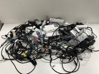 ASSORTED FITBIT STRAPS, FITBIT CHARGER CABLE, MICROSOFT SURFACE CHARGER & PLUGS MIXED ITEMS [JPTM117658]