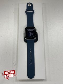 APPLE SE (GEN 2) 40MM SMARTWATCH IN SILVER: MODEL NO A2722 (WITH BOX, STRAP & CHARGER CABLE) [JPTM117684]