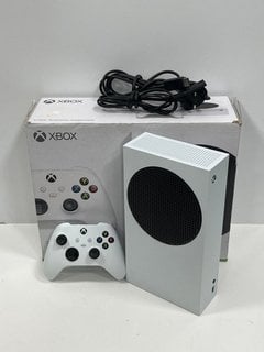 MICROSOFT XBOX SERIES S 512 GB GAMES CONSOLE (ORIGINAL RRP - £249.99) IN ROBOT WHITE (BOXED WITH CONTROLLER, POWER CABLE & HDMI CABLE) [JPTM116856]