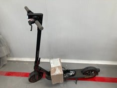 XIAOMI ELECTRIC SCOOTER (NO BOX AND THE BACK WHEEL LOCKS).