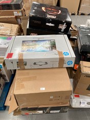 PALLET VARIETY OF BROKEN MONITORS INCLUDING HP M27FE.