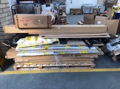 PALLET OF ASSORTED ITEMS TO INCLUDE AXL 3 DOOR WOODEN WARDROBE (PART) (COLLECTION OR OPTIONAL DELIVERY) (KERBSIDE PALLET DELIVERY)