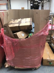 PALLET OF ASSORTED ITEMS TO INCLUDE MAXXHAUL 500LB CARGO CARRIER (COLLECTION OR OPTIONAL DELIVERY) (KERBSIDE PALLET DELIVERY)