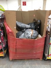 PALLET BOX OF ASSORTED ITEMS TO INCLUDE GREY FLUFFY RUG (COLLECTION OR OPTIONAL DELIVERY) (KERBSIDE PALLET DELIVERY)