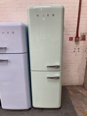 SMEG 50'S RETRO STYLE 60/40 FRIDGE FREEZER IN PASTEL GREEN - MODEL NO. FAB32LPG5UK - RRP £2180 (COLLECTION OR OPTIONAL DELIVERY)