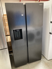 SAMSUNG SERIES 8 AMERICAN STYLE 2 DOOR FRIDGE FREEZER IN BLACK STAINLESS STEEL - MODEL NO. RS68A884CB1 - RRP £1294 (COLLECTION OR OPTIONAL DELIVERY)