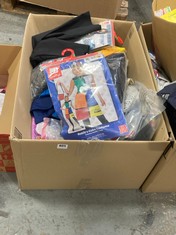 BOX OF ASSORTED FANCY DRESS ITEMS TO INCLUDE SMIFFYS RUBIK'S CUBE COSTUME - SIZE M (DELIVERY ONLY)