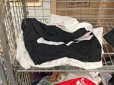 NIKE BLACK T-SHIRT - SIZE XXL TO INCLUDE NIKE WHITE ZIP-UP JACKET - SIZE L (DELIVERY ONLY)