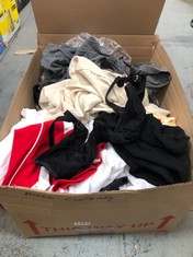 BOX OF ASSORTED CLOTHES TO INCLUDE GREY LITTLE HAVANA T-SHIRT - SIZE L (DELIVERY ONLY)