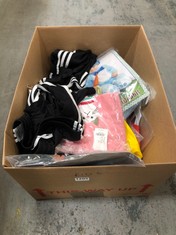 BOX OF ASSORTED KID'S CLOTHES TO INCLUDE ADIDAS BLACK SHORTS - SIZE 13-14 YEARS (DELIVERY ONLY)