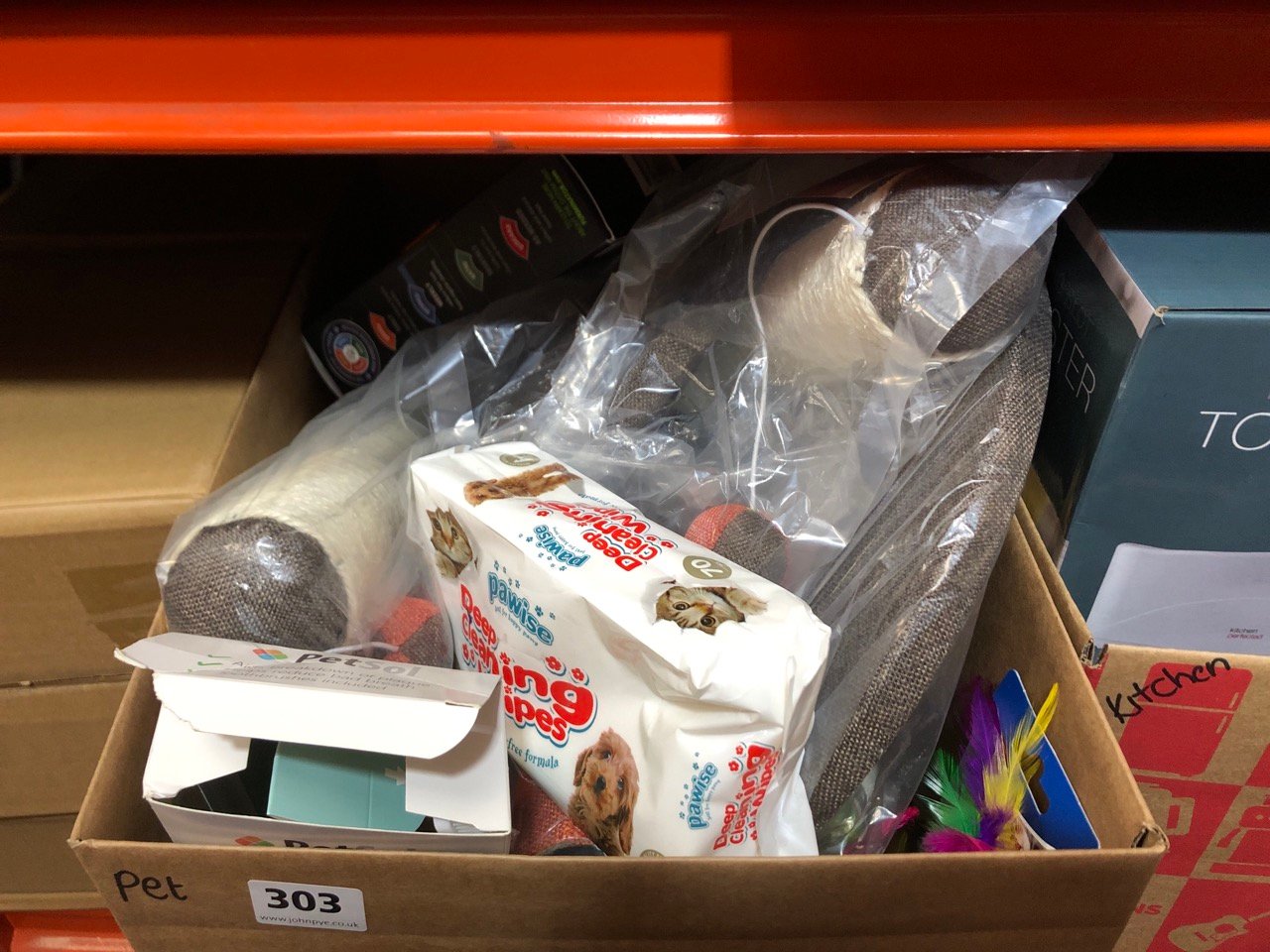 John Pye Auctions QTY OF ITEMS TO INLCUDE APPROX 30X ASSORTED PET